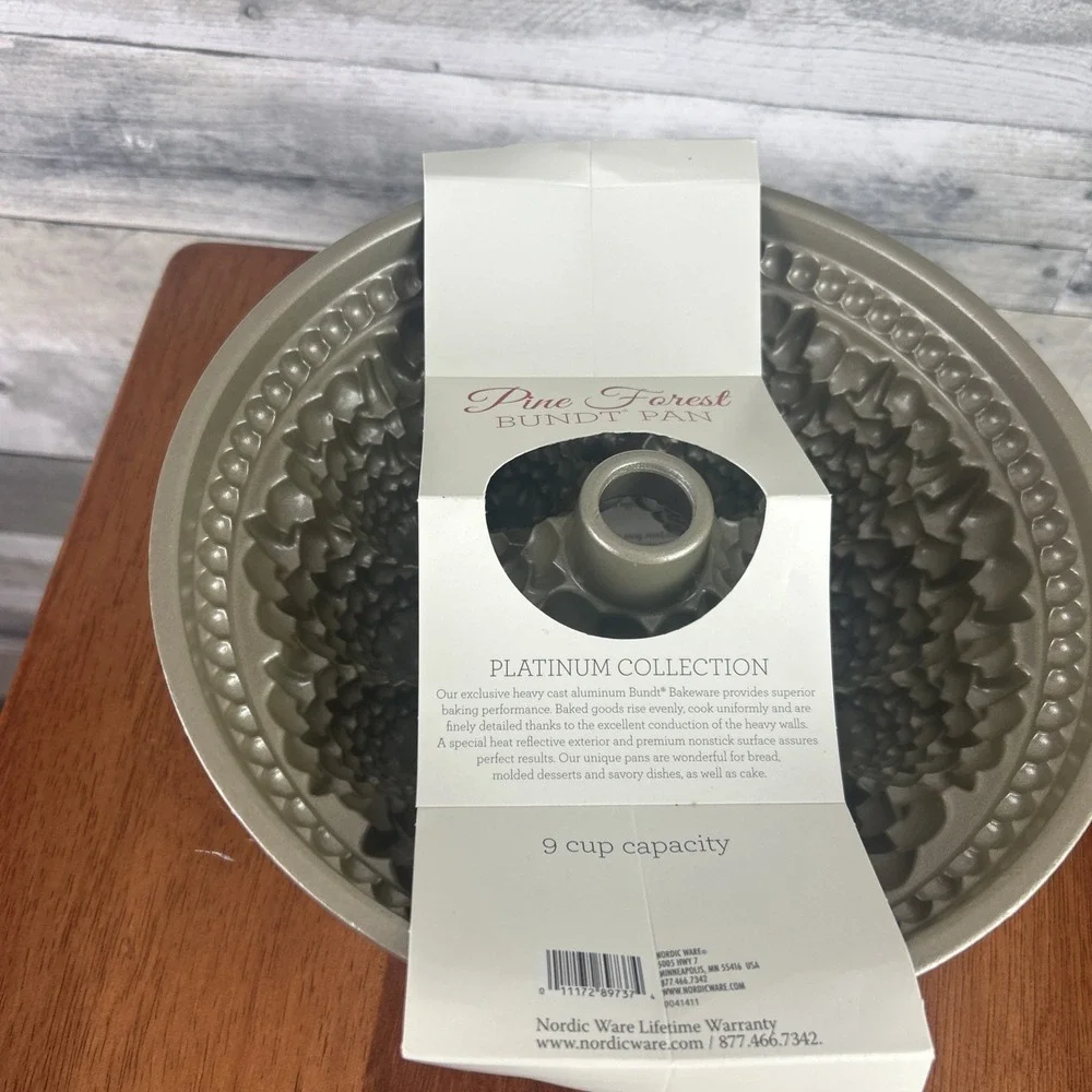 Nordic Ware Pine Forest Bundt Pan - 9 Cup - Silver - New